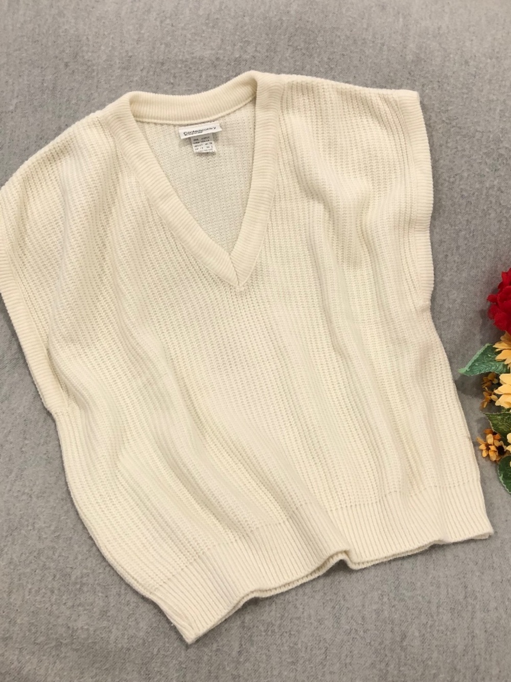 NWOT - Ivory Colored Shaker Knit Pullover Vest